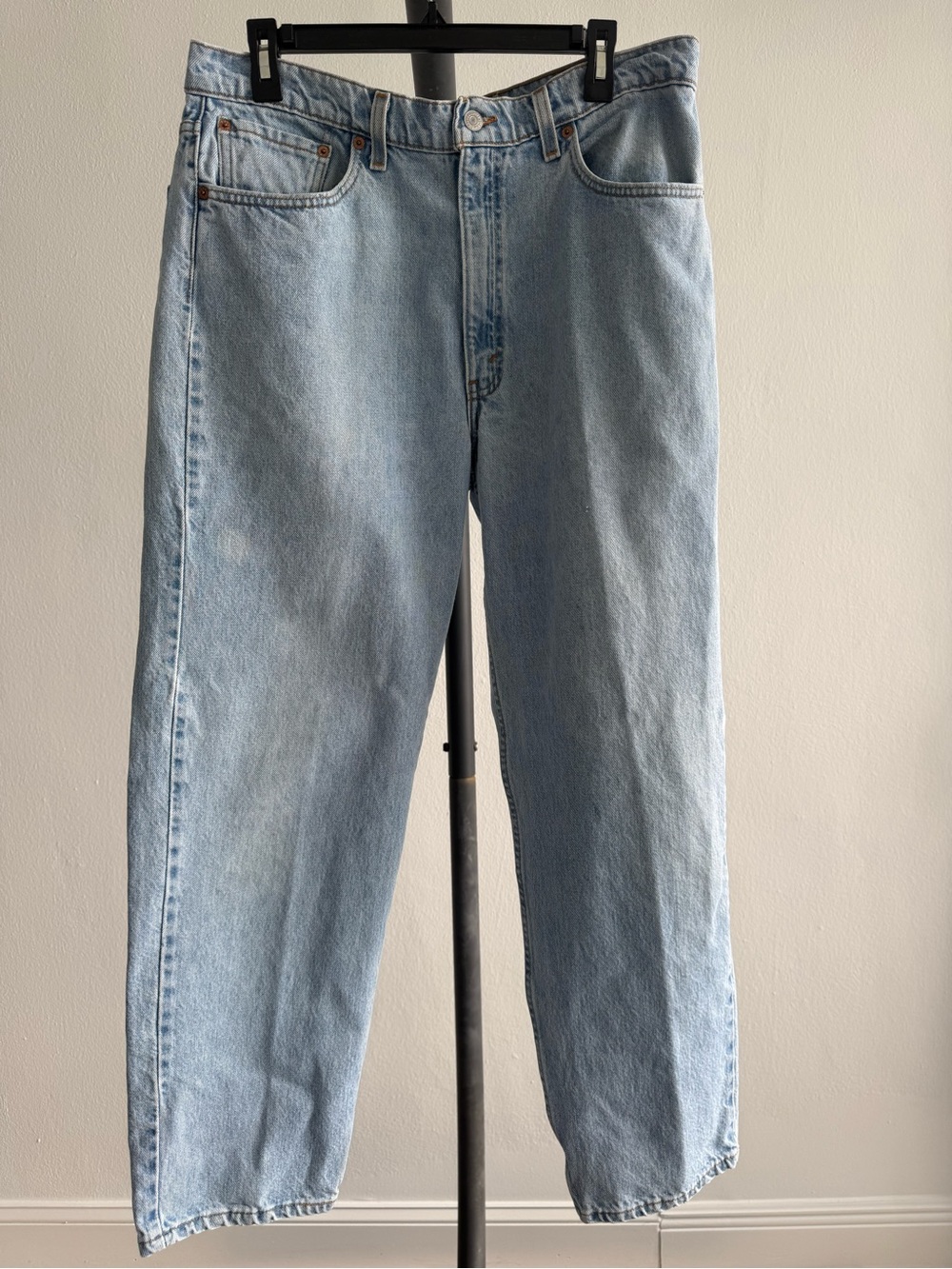Vintage Levi’s 550 Jeans W38 L30 Made in USA Relaxed Fit Light Wash Denim